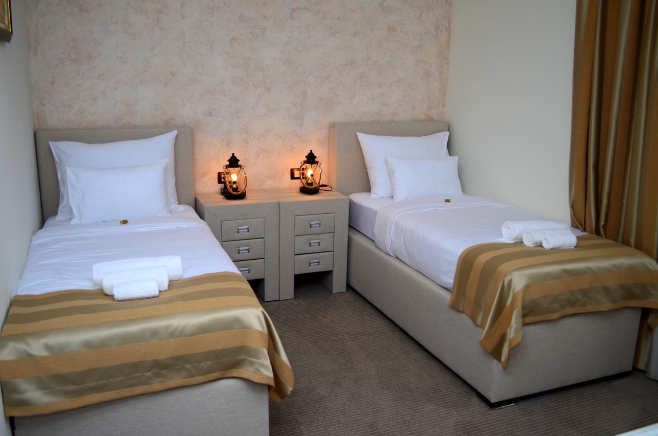 Hotel Helada Tivat Kültér fotó