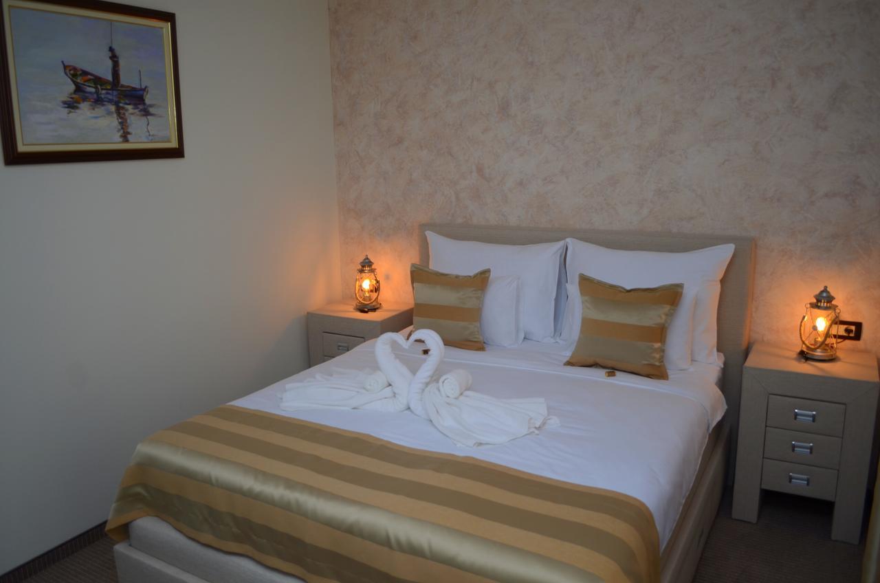Hotel Helada Tivat Kültér fotó