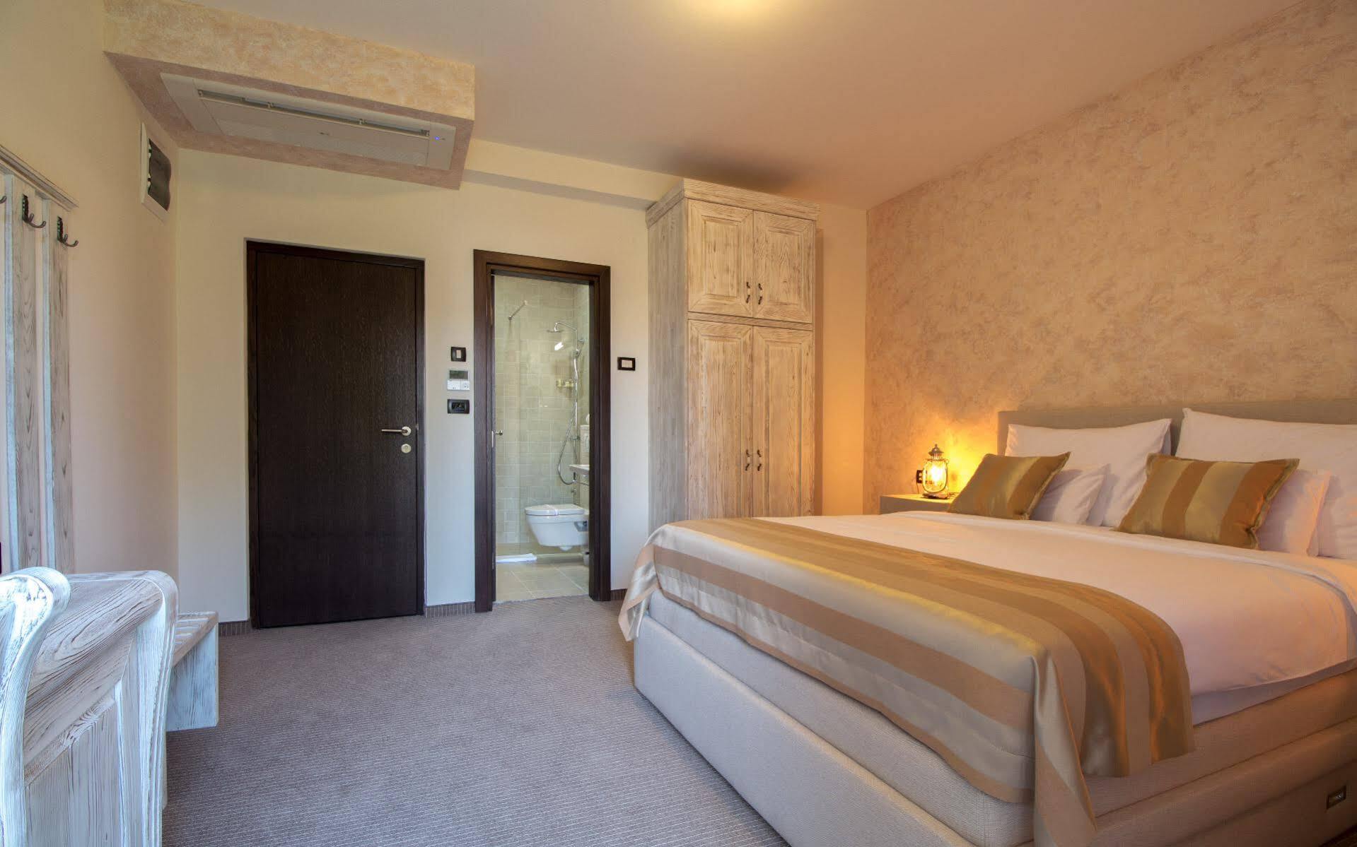 Hotel Helada Tivat Kültér fotó