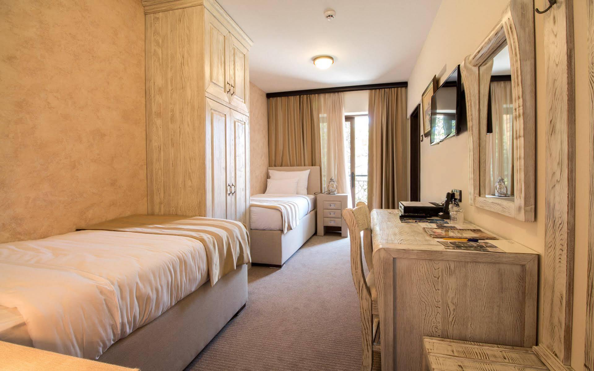 Hotel Helada Tivat Kültér fotó