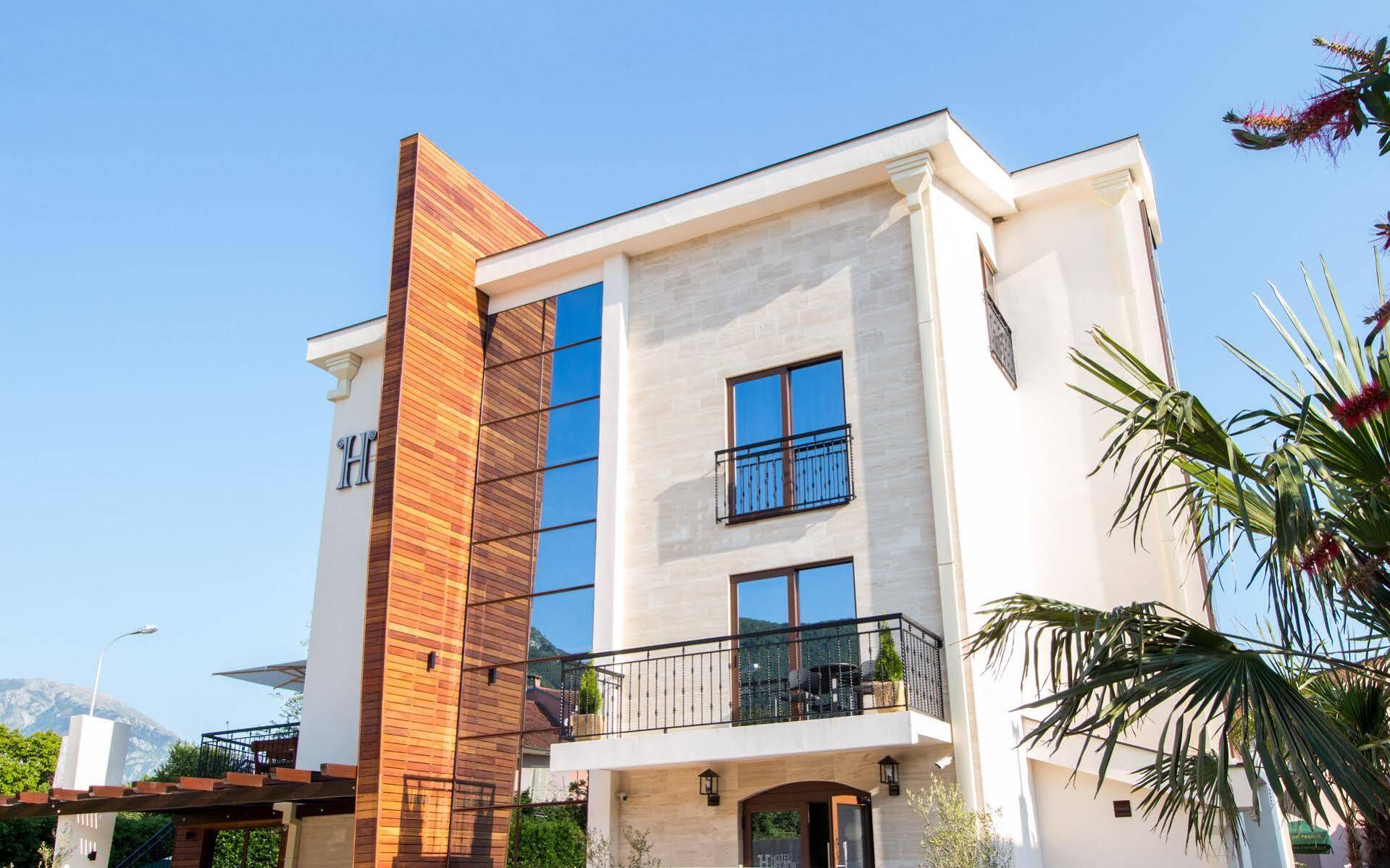 Hotel Helada Tivat Kültér fotó