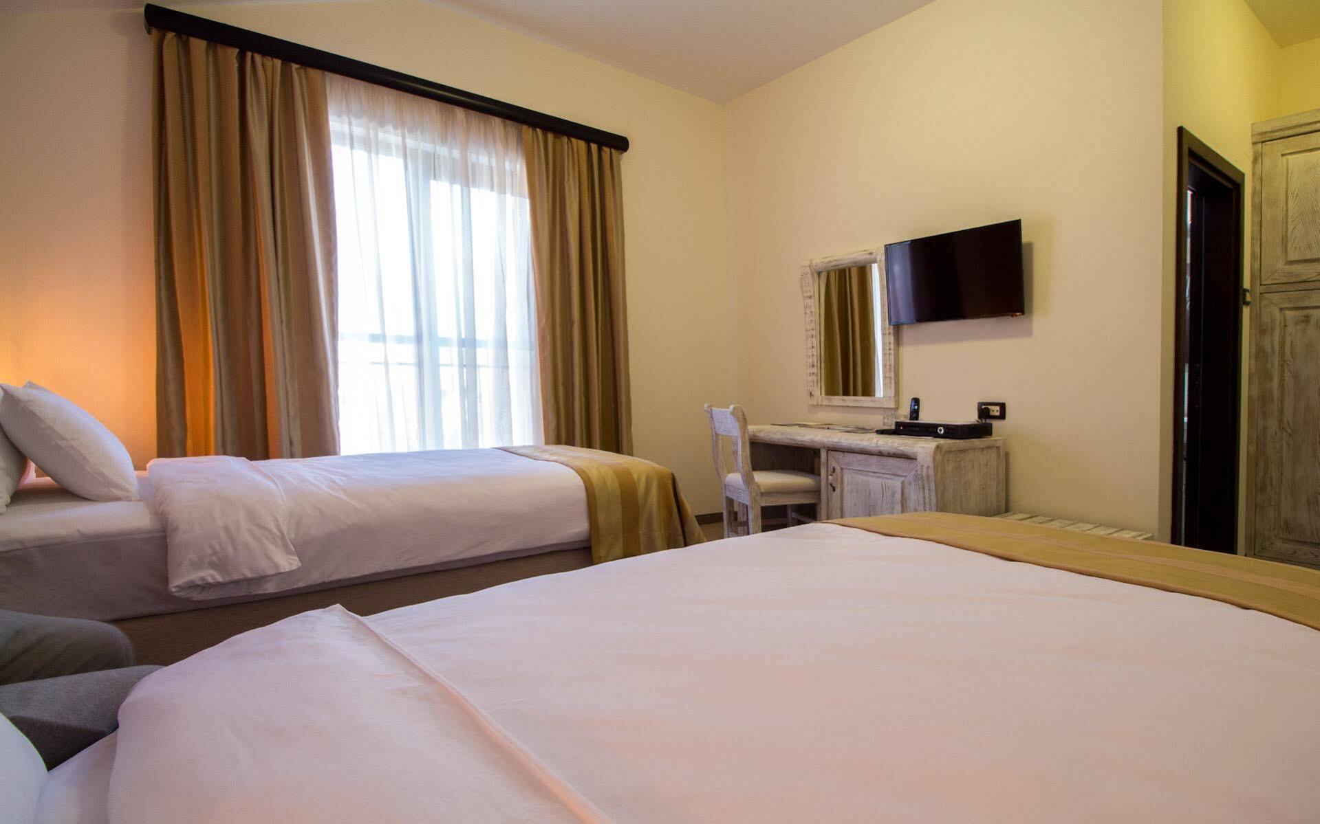 Hotel Helada Tivat Kültér fotó