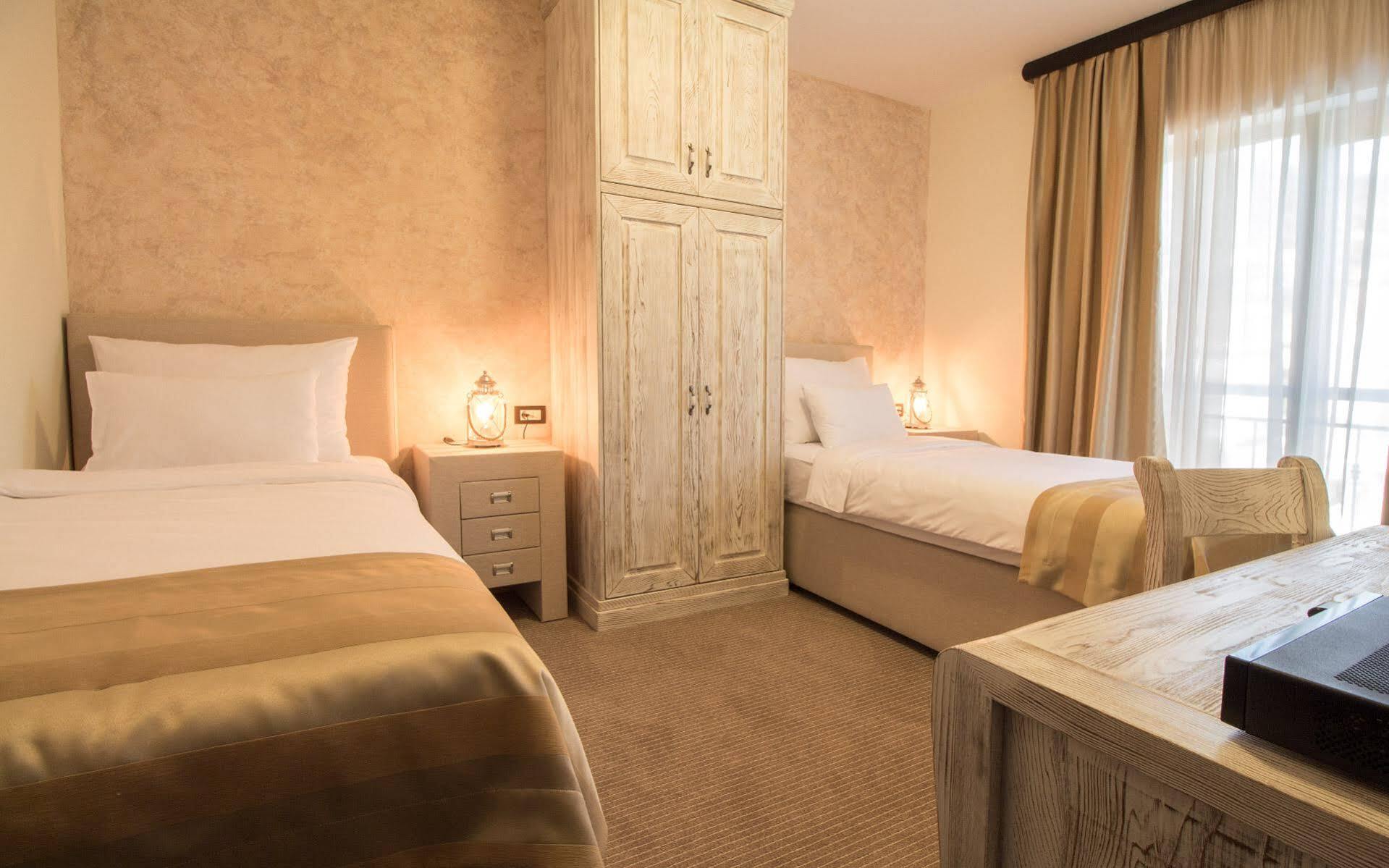 Hotel Helada Tivat Kültér fotó